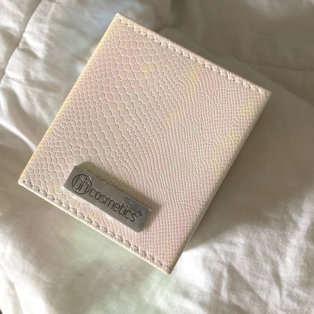 BH cosmetics brush holder